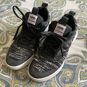 Vans UltraRange (Women’s 10)
